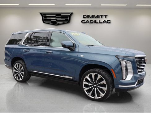Certified 2025 Cadillac Escalade Premium Luxury Platinum w/ LPO, Floor Liner Package AWD/4WD image 3