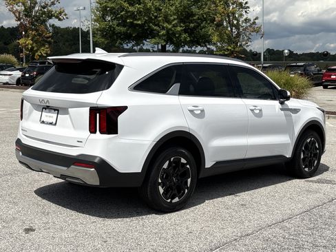 Certified 2025 Kia Sorento S AWD/4WD image 21