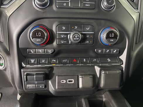 Used 2021 Chevrolet Silverado 2500 LTZ w/ LTZ Premium Package AWD/4WD image 16