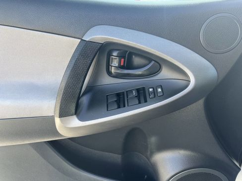 Used 2012 Toyota RAV4 FWD w/ Value Pkg image 11