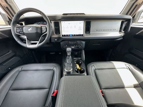 New 2026 Ford Bronco Outer Banks w/ Sasquatch Package AWD/4WD image 21