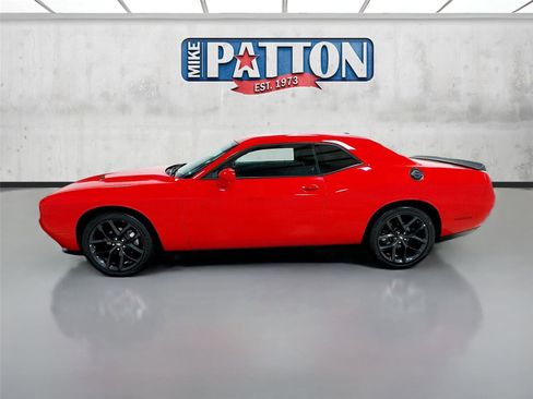 Used 2022 Dodge Challenger SXT w/ Blacktop Package image 4
