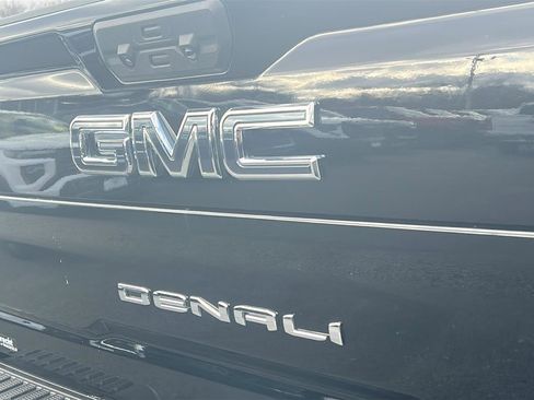 Used 2024 GMC Sierra 2500 Denali Ultimate w/ Snow Plow Prep/Camper Package image 6