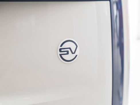 New 2024 Land Rover Range Rover SV image 9