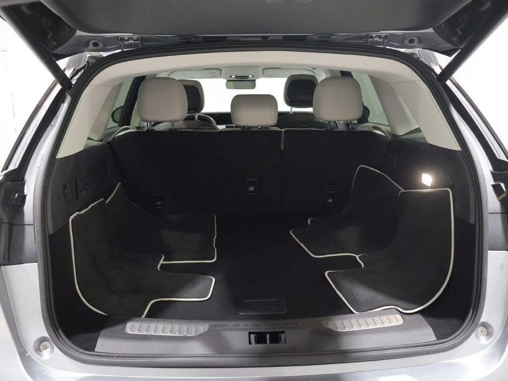 Used 2026 Lincoln Nautilus Premier AWD/4WD image 4