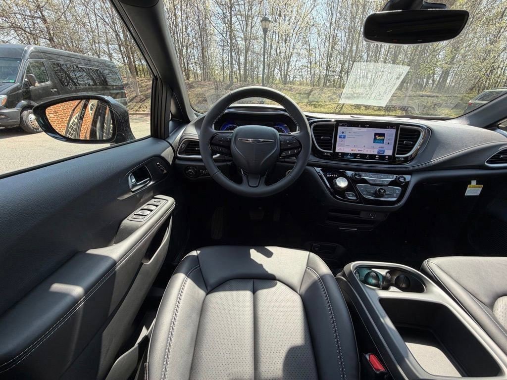 New 2026 Chrysler Pacifica Select w/ S Appearance Package FWD image 14
