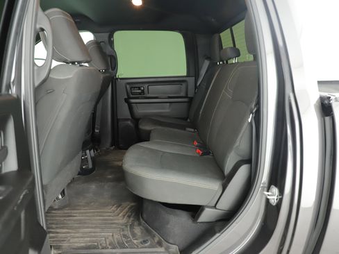 Used 2024 RAM 2500 Tradesman w/ Chrome Appearance Group image 20