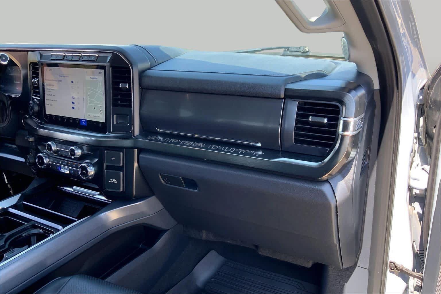 Used 2024 Ford F250 Lariat w/ Lariat Ultimate Package AWD/4WD image 19