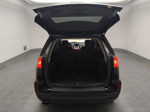 Used 2017 GMC Terrain SLE FWD image 29