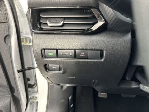 Used 2025 Nissan Sentra SV image 14