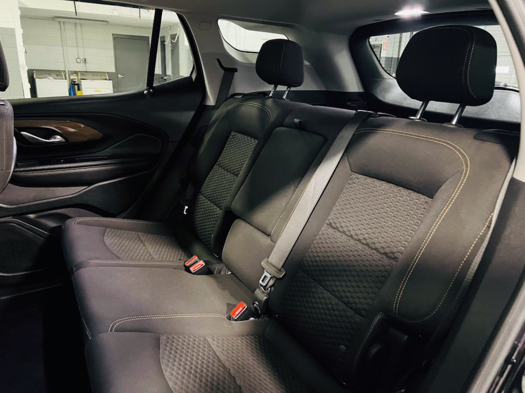 Used 2021 GMC Terrain SLE w/ Driver Convenience Package FWD image 21