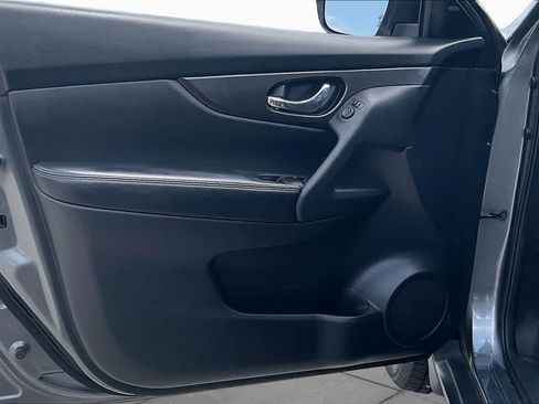 Used 2019 Nissan Rogue SV FWD image 22