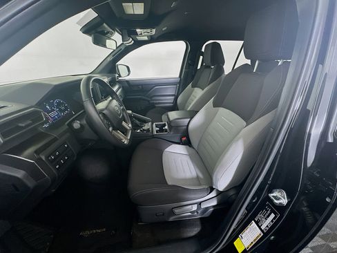 Used 2025 Toyota 4Runner TRD Off-Road image 13