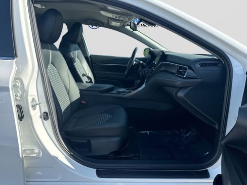 Used 2021 Toyota Camry SE FWD image 27