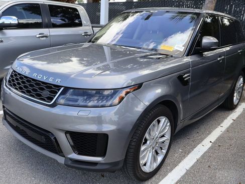 Used 2020 Land Rover Range Rover Sport SE image 2