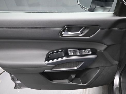 New 2026 Nissan Pathfinder SL FWD image 11