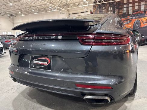 Used 2017 Porsche Panamera image 40