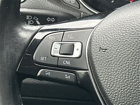 Used 2019 Volkswagen Passat 2.0T Wolfsburg w/ Wheels & Sunroof Package image 25