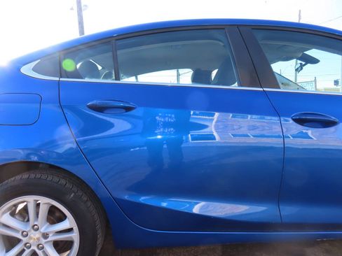 Used 2017 Chevrolet Cruze LT FWD image 19