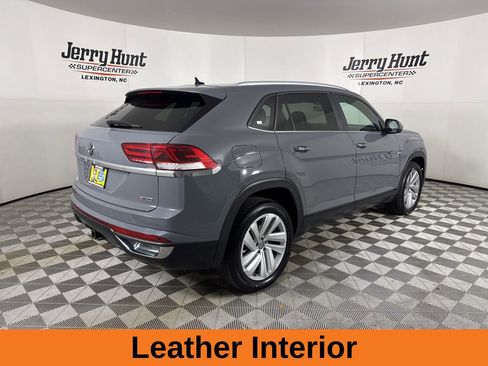 Used 2021 Volkswagen Atlas Cross Sport SE w/ Panoramic Sunroof Package image 6