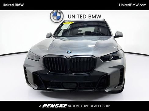 Used 2024 BMW X5 sDrive40i w/ M Sport Package RWD image 2
