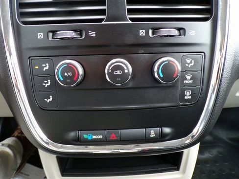 Used 2012 RAM C/V image 19