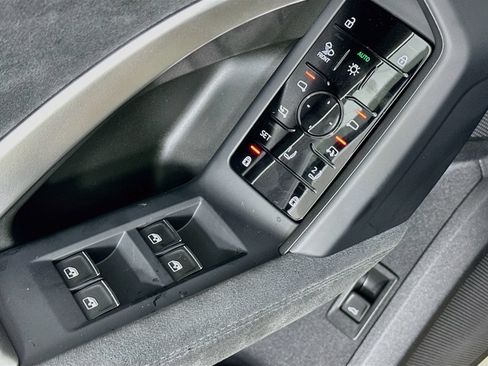 New 2026 Audi SQ5 Prestige AWD/4WD image 17