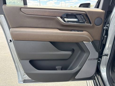 New 2026 GMC Yukon XL Denali Ultimate AWD/4WD image 33