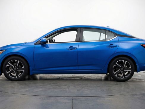 Used 2025 Nissan Sentra SV image 5