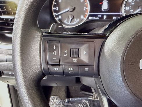 Used 2021 Nissan Rogue SV AWD/4WD image 14