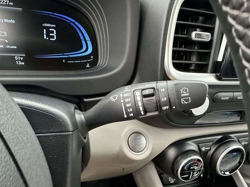 New 2026 Hyundai Venue SEL FWD image 25