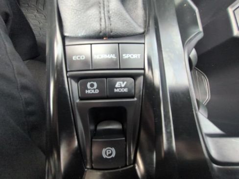 Used 2026 Toyota Camry LE FWD image 32
