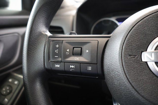 Used 2024 Nissan Rogue S AWD/4WD image 17