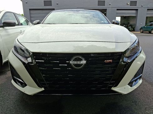 New 2026 Nissan Altima 2.5 SR w/ SR Premium Package AWD/4WD image 2