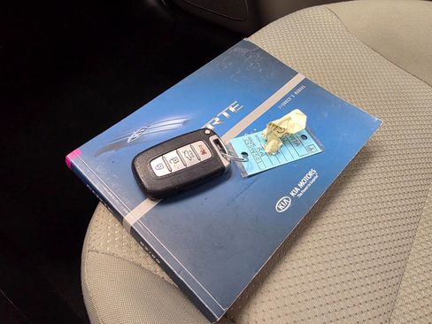 Used 2012 Kia Forte EX w/ Tech Pkg image 23