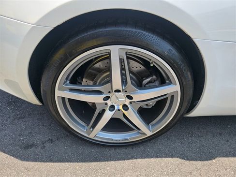 Used 2018 Mercedes-Benz AMG GT Roadster image 34