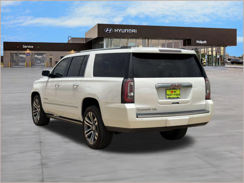 Used 2019 GMC Yukon XL Denali w/ Denali Ultimate Package RWD image 3