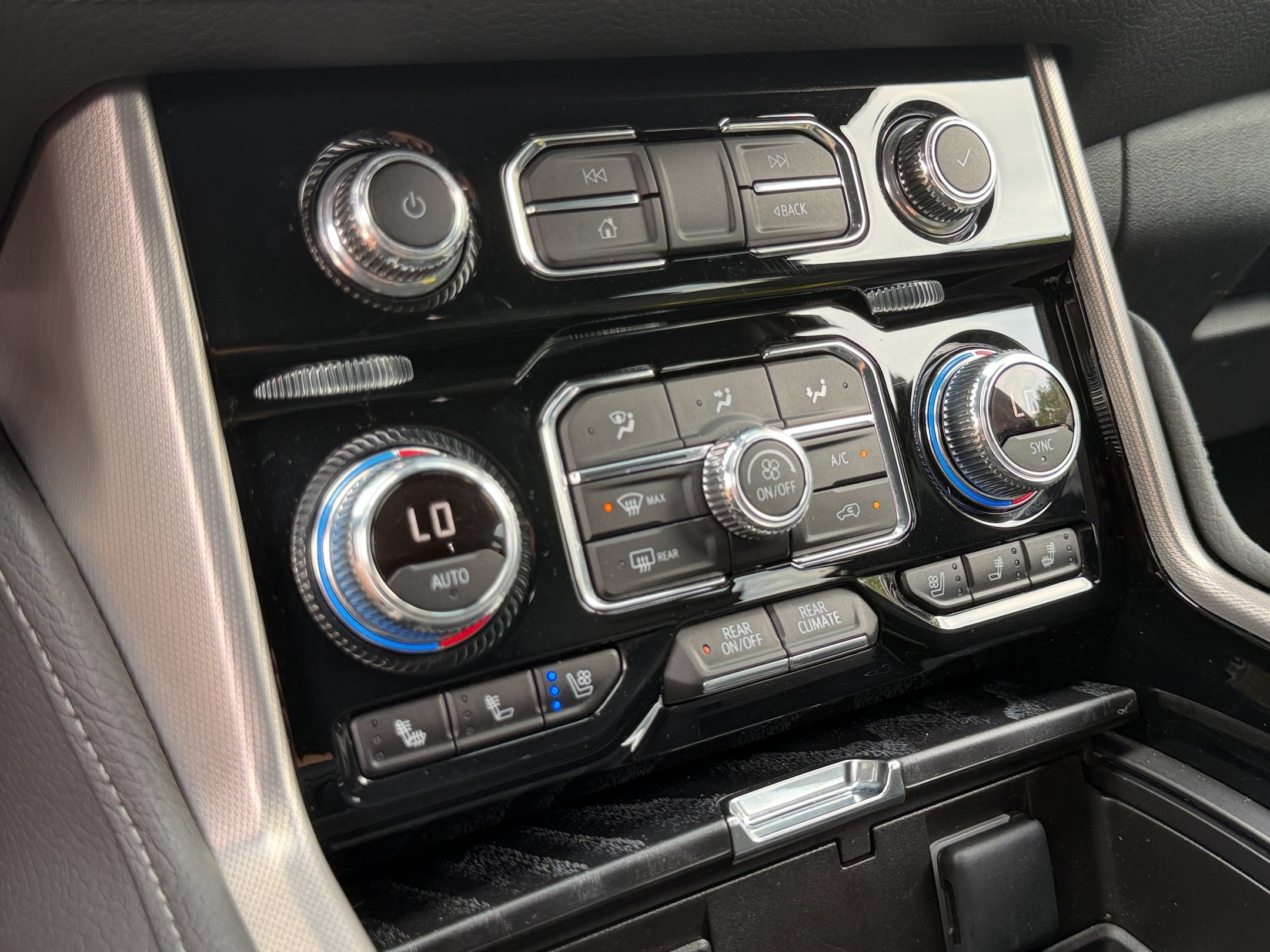 Used 2024 GMC Yukon Denali AWD/4WD image 20