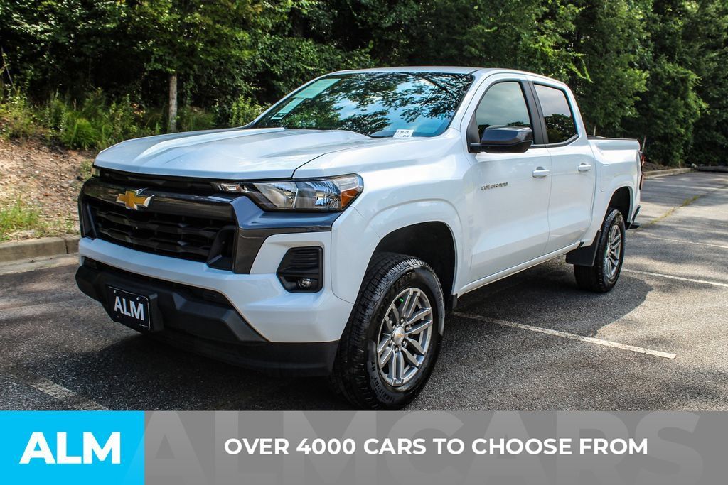 Used 2023 Chevrolet Colorado LT w/ LT Convenience Package RWD image 2