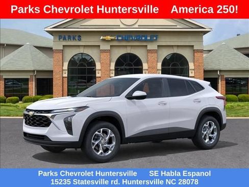 New 2026 Chevrolet Trax LS w/ LS Convenience Package FWD image 3