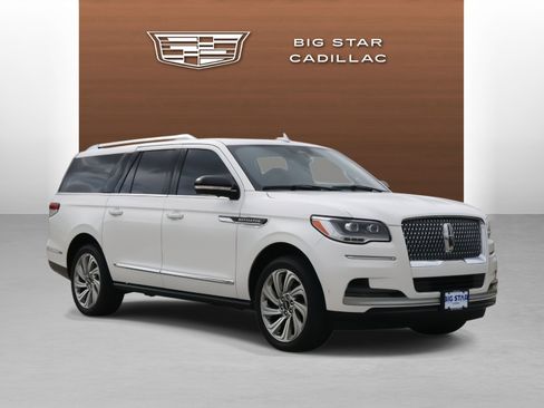 Used 2024 Lincoln Navigator L Reserve image 7