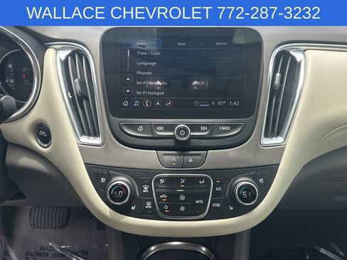 Used 2023 Chevrolet Malibu LT FWD image 16