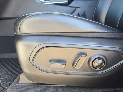 Used 2024 Jeep Grand Cherokee Limited w/ Black Appearance Package image 28