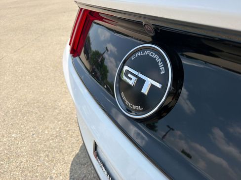 Used 2016 Ford Mustang GT Premium w/ Equipment Group 401A RWD image 16