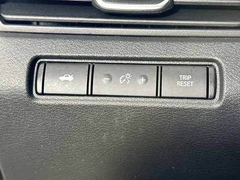 Used 2024 Nissan Altima 2.5 SV FWD image 10