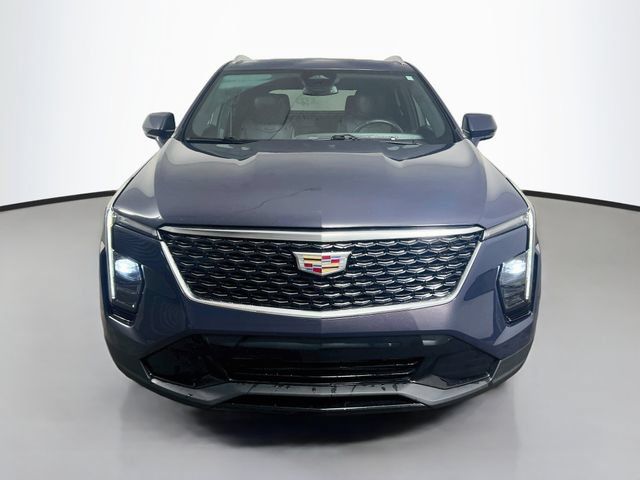 Used 2024 Cadillac XT4 Premium Luxury AWD/4WD image 2