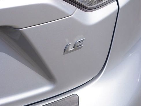 Certified 2022 Toyota Corolla LE w/ Carpet Mat Package (TMS) FWD image 11