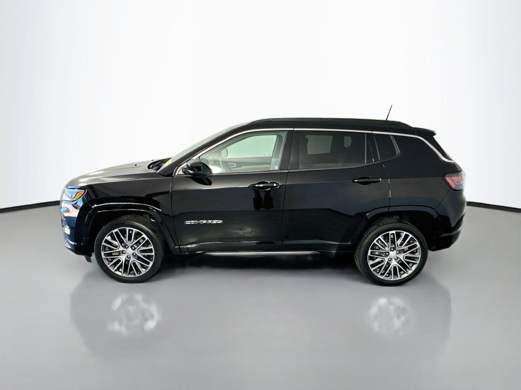 Used 2023 Jeep Compass Limited w/ Elite Group AWD/4WD image 4