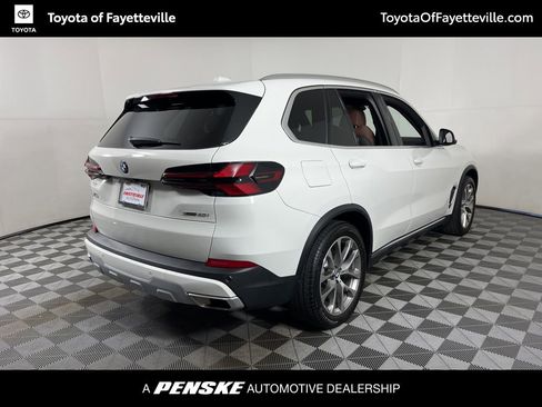 Used 2024 BMW X5 xDrive40i w/ Premium Package image 17
