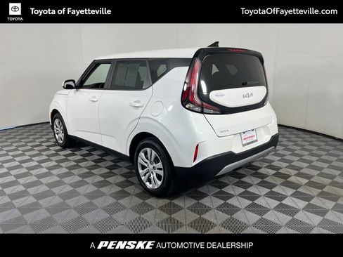 Used 2025 Kia Soul LX FWD image 3